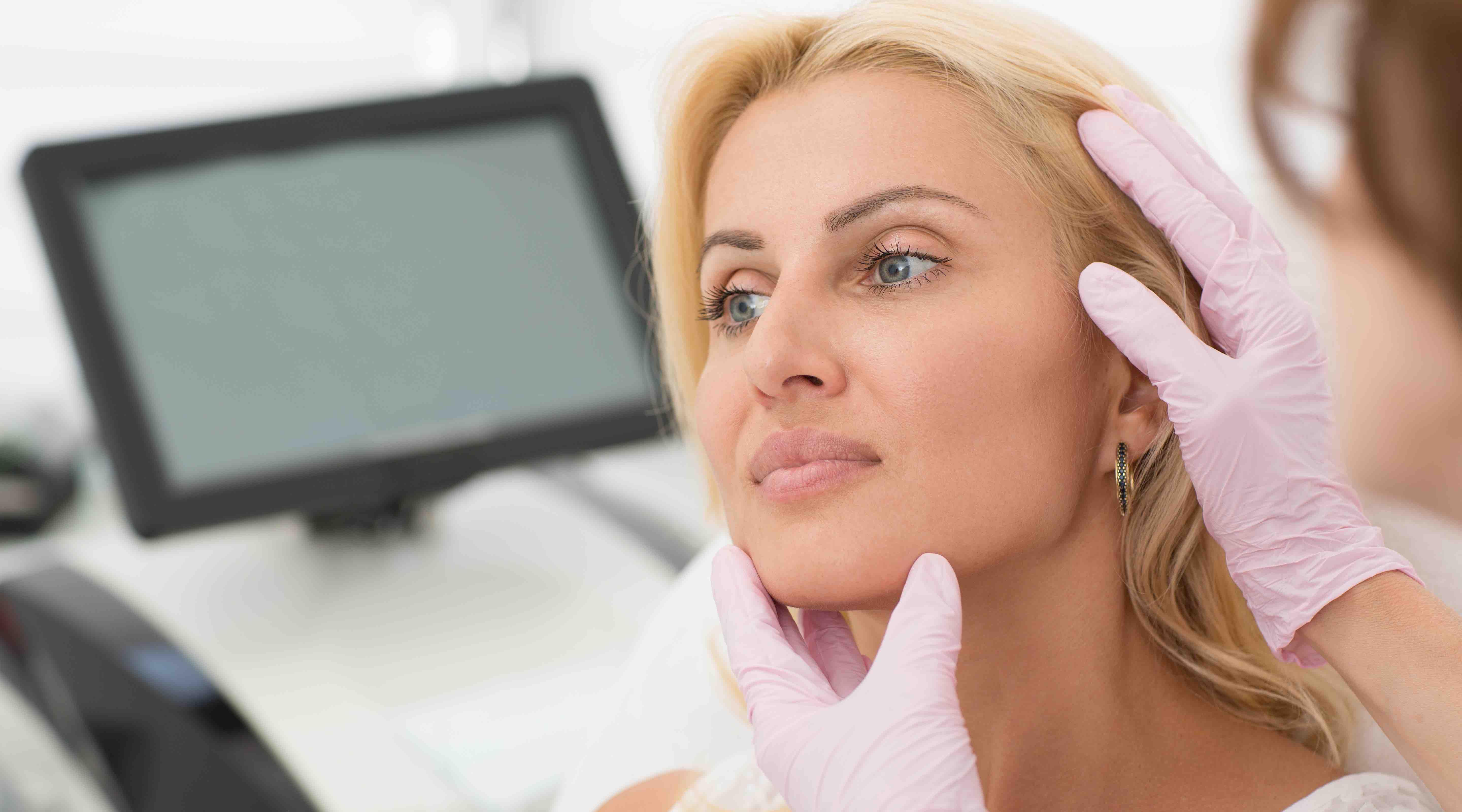 консультация косметолога. дерматолог уход по лицу. уход за кожей лица. дерматолог уход по лицу. дерматолог уход по лицу.