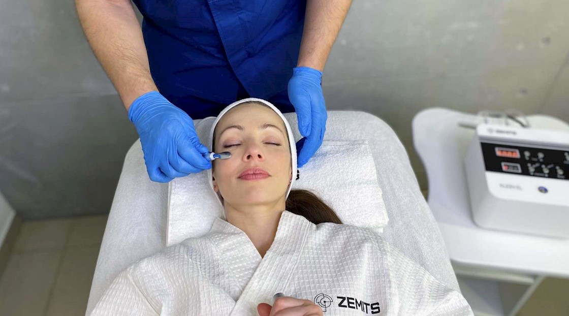 How does electroporation noneedle mesotherapy work?